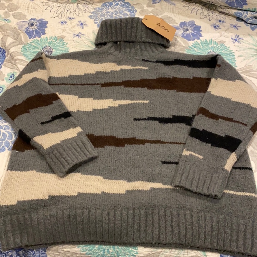 Listicle M NWT Oversized Sweater